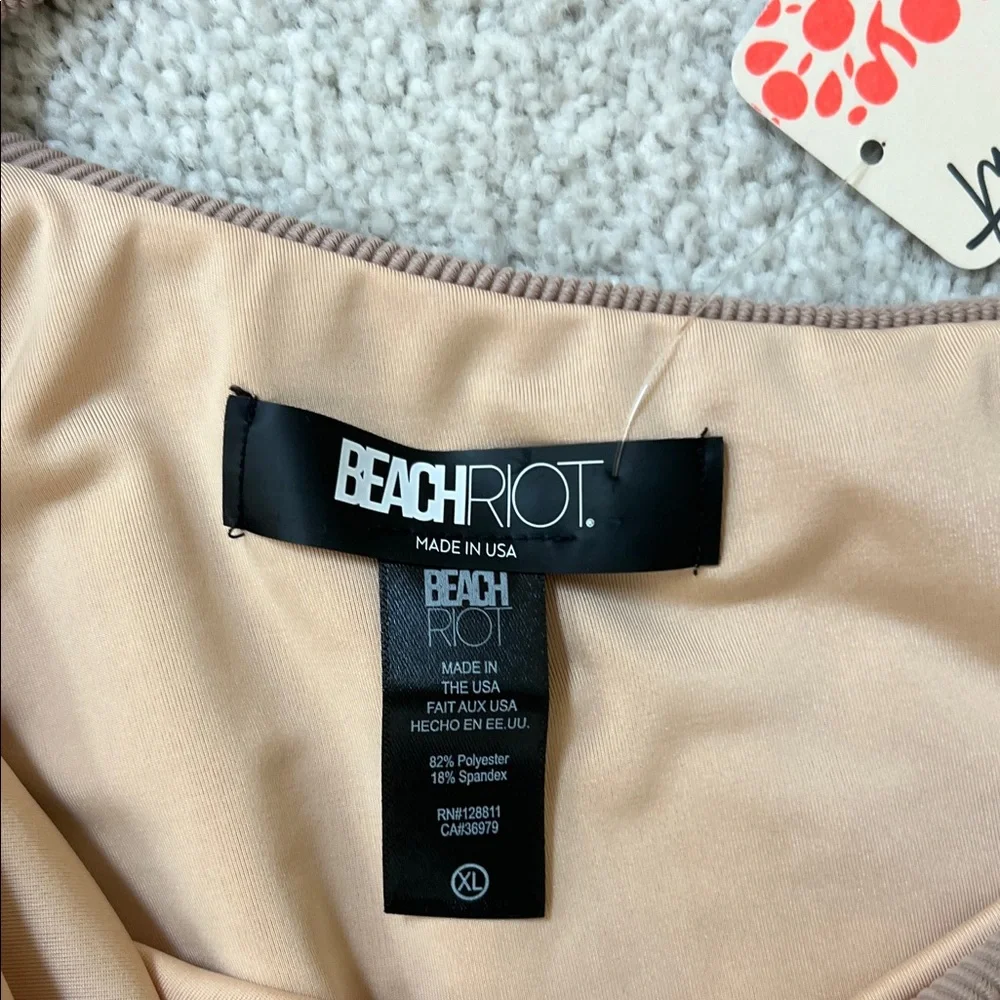 BEACH RIOT one piece- size XL - Picture 4 of 5